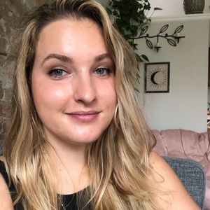 Meet your Posher, Evelyn